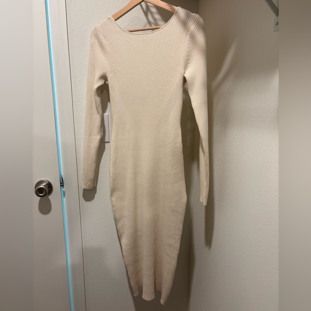 OPEN-BACK MIDI SWEATER DRESS